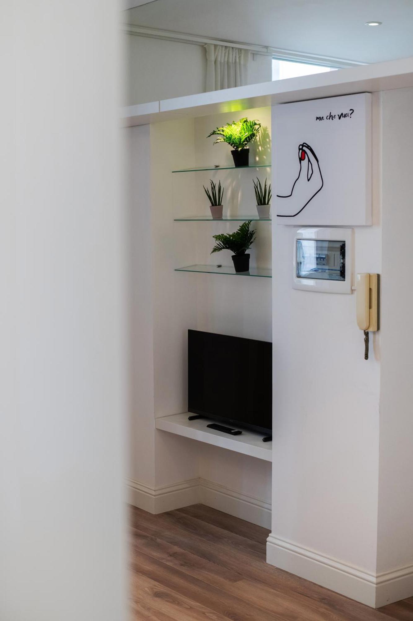 Colosseum View Accomodation Рим Экстерьер фото